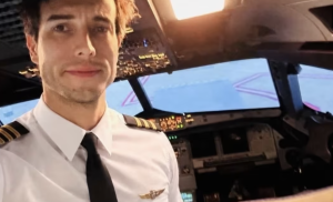 Instructor muere tras lanzarse de avión en vuelo y deja a alumna a cargo del aterrizaje